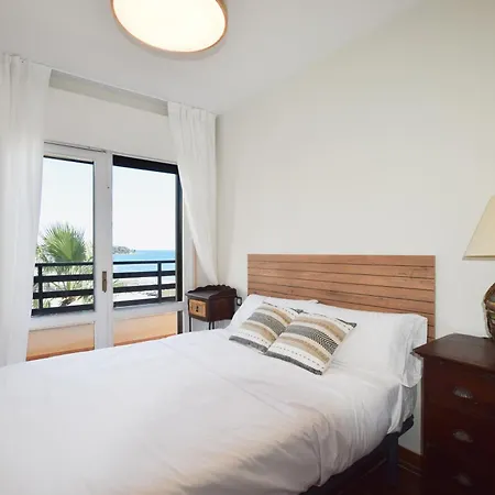 Apartment Excelente Piso Sobre El Mar Con Garaje