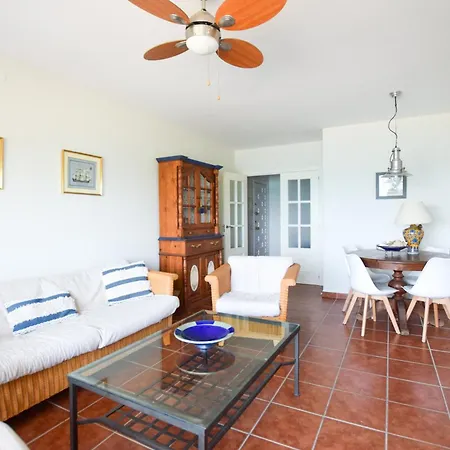 Excelente Piso Sobre El Mar Con Garaje Apartment